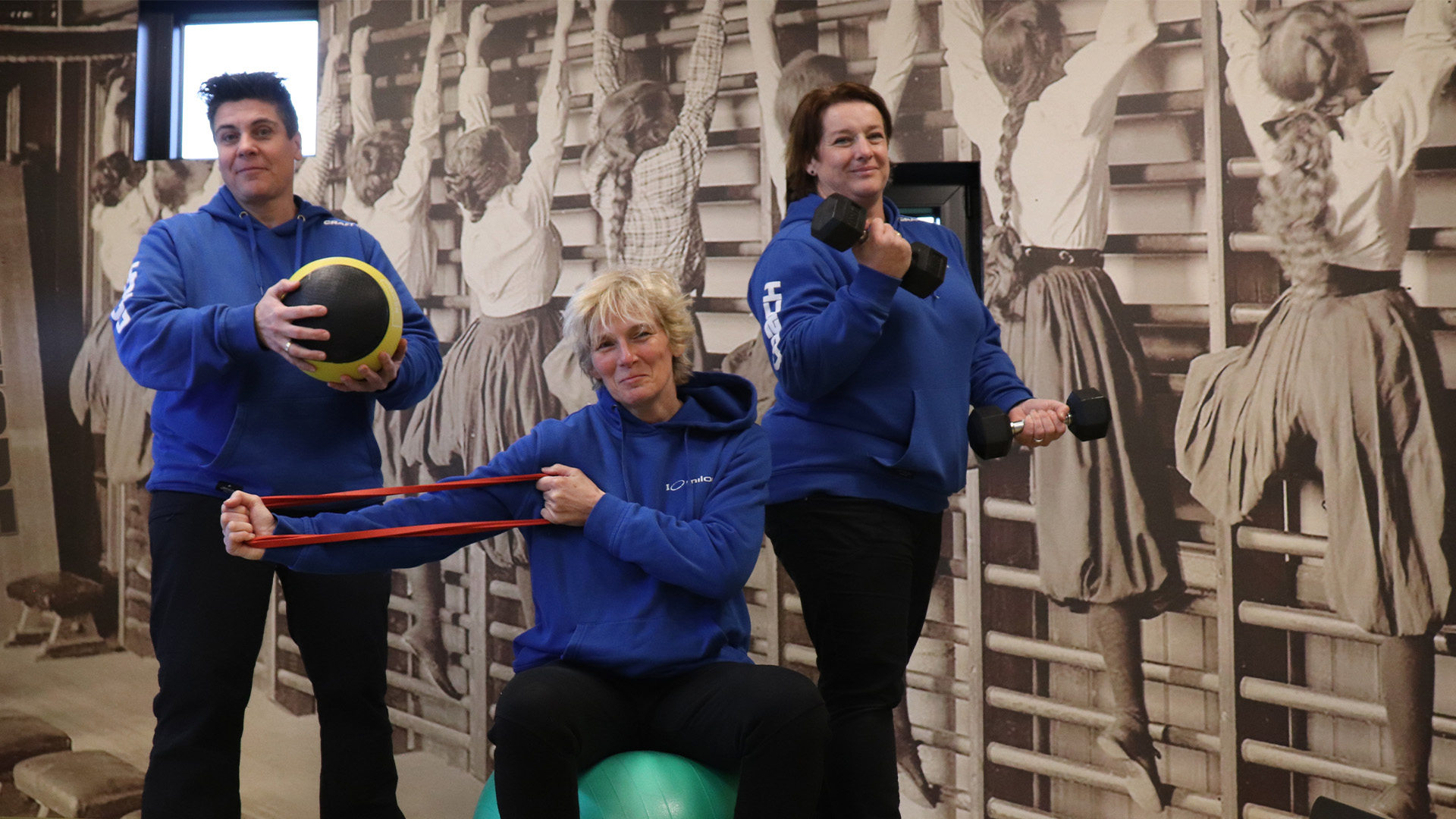 Sweat Healthcenter Vlissingen — trainingsvloer en coaches